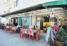 Pineapple Guesthouse, Karon