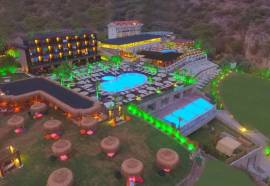 Manaspark Deluxe Hotel