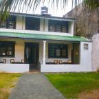 Раннего бронирования туры в Шри Ланку, для 2 взрослых 2024 - JLH Beach Hotel Hikkaduwa