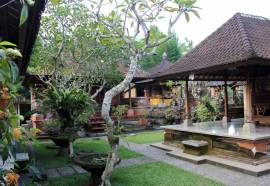 Nyoman Sandi Guest House