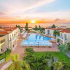 Для молодоженов туры на Кипр, для 2 взрослых, лето 2024 - Ramada Hotel & Suites by Wyndham Ayia Napa