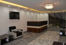 Tigran Mets, Yerevan