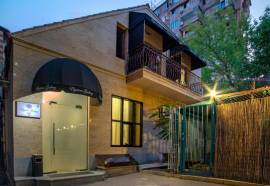 Elysium Gallery Hotel