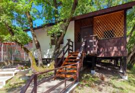 Городок отдыха Арион с автокемпингом