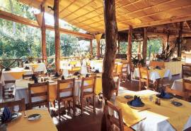 Les Lauriers Hotel & Restaurant