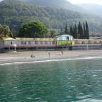 Для молодоженов туры в Абхазию для 2 взрослых на 8 дней от Biblio Globus на февраль 2026 - Лучезарный мини-отель