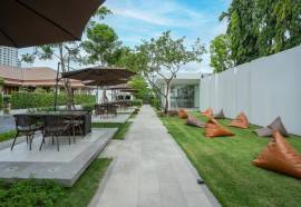 Away Bangkok Riverside Kene