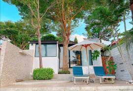 Punnpreeda Pool Villa Beachfront Hotel