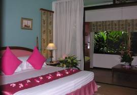 White House Beach Resort & Spa