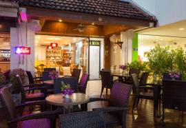 Karon Sunshine Guesthouse, Bar & Restaurant