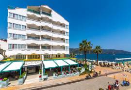 Honeymoon Beach Hotel