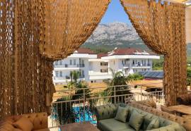 Esquire Hotel & Lounges