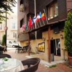 Горящие туры в Стамбул Турцию из Тюмени в лучшие отели для 2 взрослых на январь 2026 - Hotel Rose Bouquets