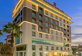 B Business Hotel & Spa