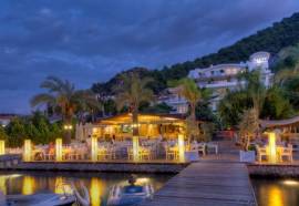 Yacht Classic Hotel - Boutique Class