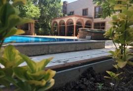 Sunolus Vineyard House