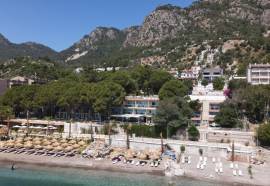 Pine Beach Boutique Hotel