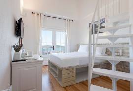 Cunda Pur Beyaz Otel