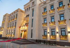 Paradise Plaza Luxury Hotel