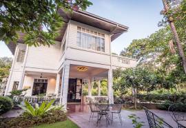 The Henry Hotel Manila, Pasay