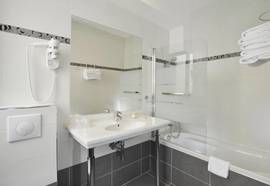 Carladez Cambronne Hotel
