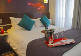 Hotel Lumieres Montmartre Paris