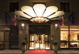 Warwick Reine Astrid