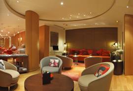Westside Arc de Triomphe Hotel