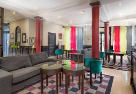 Claret Hotel