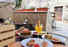 Le Monde Luxury Accommodation