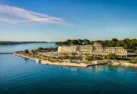 Isabella Island Hotel