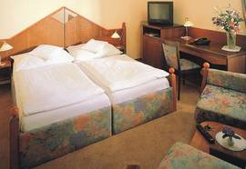 Monica Hotel