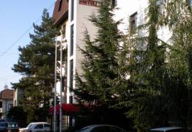 HOTEL N