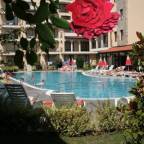 Туры в Болгарию в лучшие отели для 2 взрослых на июль 2026 - Aparthotel Rose Village