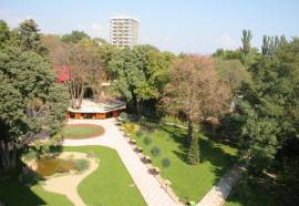 Естрея Палас