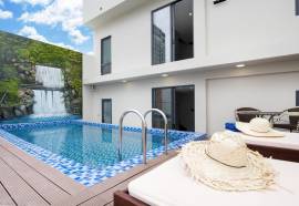 Golden Lotus Central Hotel