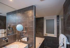Pakat Suites