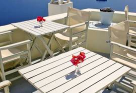 Blue Dolphins Apartments & Suites