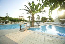 Maravel Hotel & Apartments