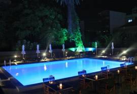Amphitryon Hotel