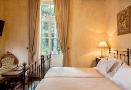 Nafsimedon Hotel