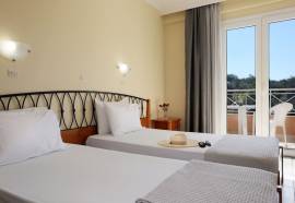Kavos Plaza Hotel
