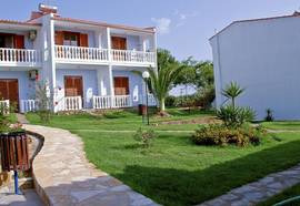 Navarone Hotel Apartments & Bungalows