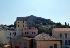 CH Adrianou Suites