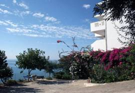 Village Oasis Studios & Apartments