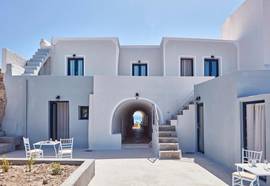 La Maltese Oia Luxury Suites