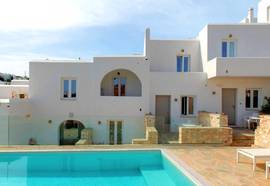Adonis Hotel & Apartments