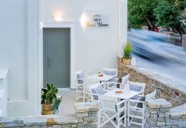Sweet Home Naxos