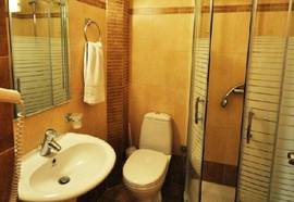 Saronis Hotel