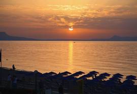 Esperia Beach Apts